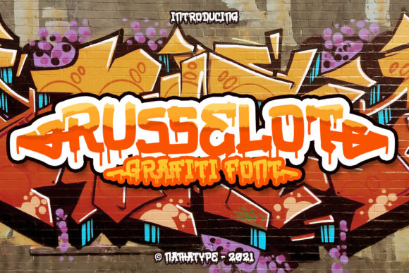 Russelot: A Graffiti-Styled Display Font That Lands With Grit